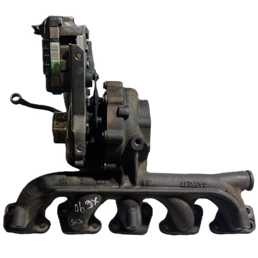TURBO CON MULTIPLE DE ESCAPE VOLVO 2.4 31219697 XC90 (DETALLE CONECTOR)