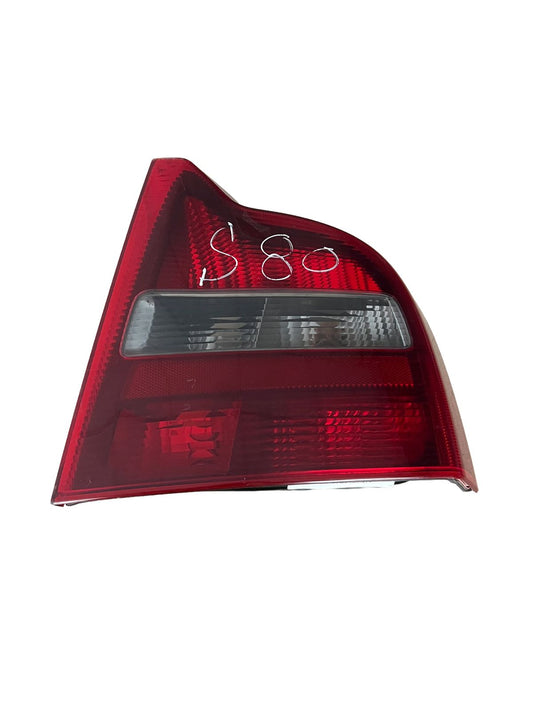 FOCO  TRASERO S80 VOLVO RH  9154479 - PCR AUTOMOTRIZ